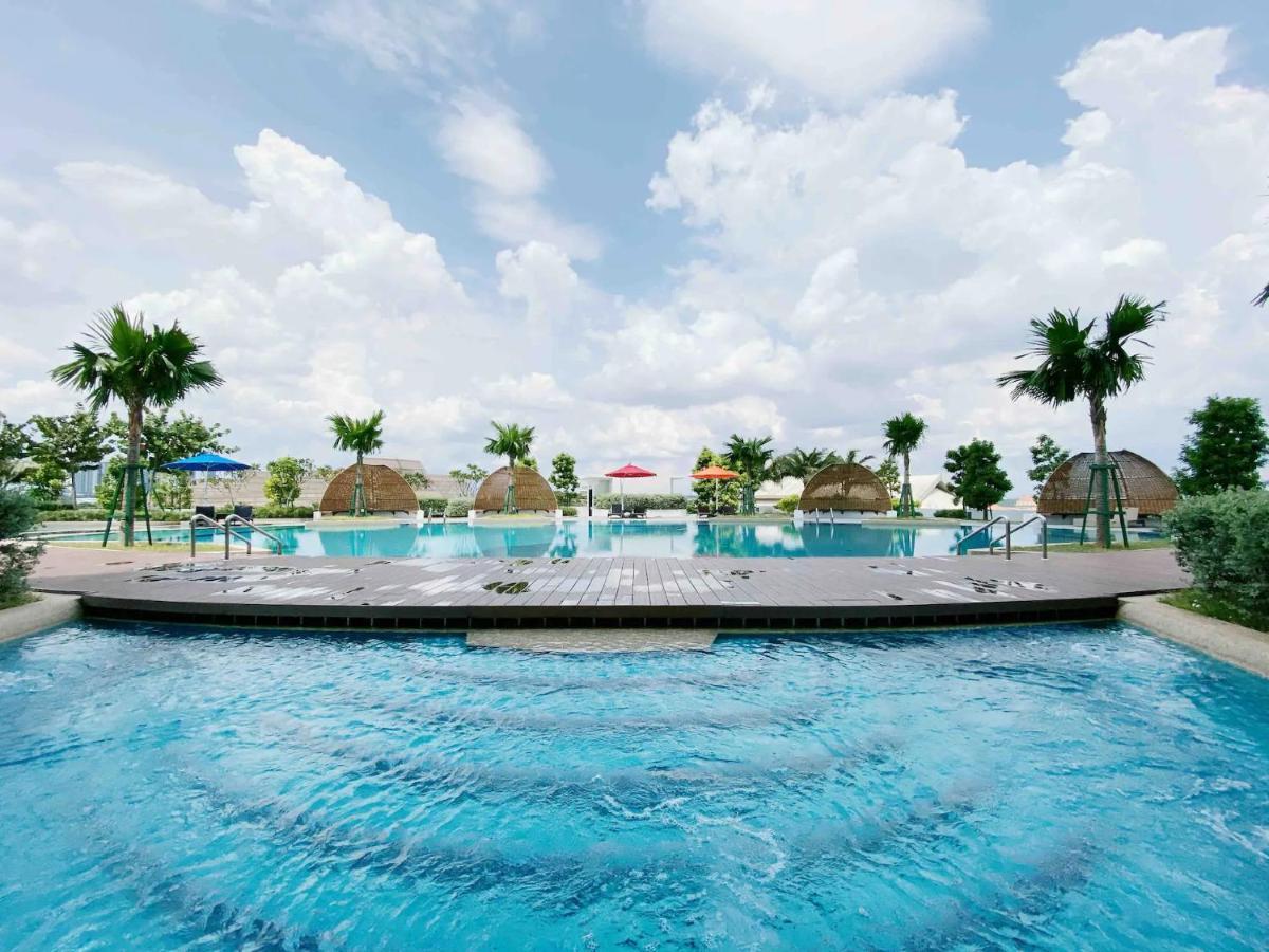 Almas Puteri Harbour Nusajaya Suite Room Exclusive Room 5 Min To Legoaland By Homespace Esterno foto