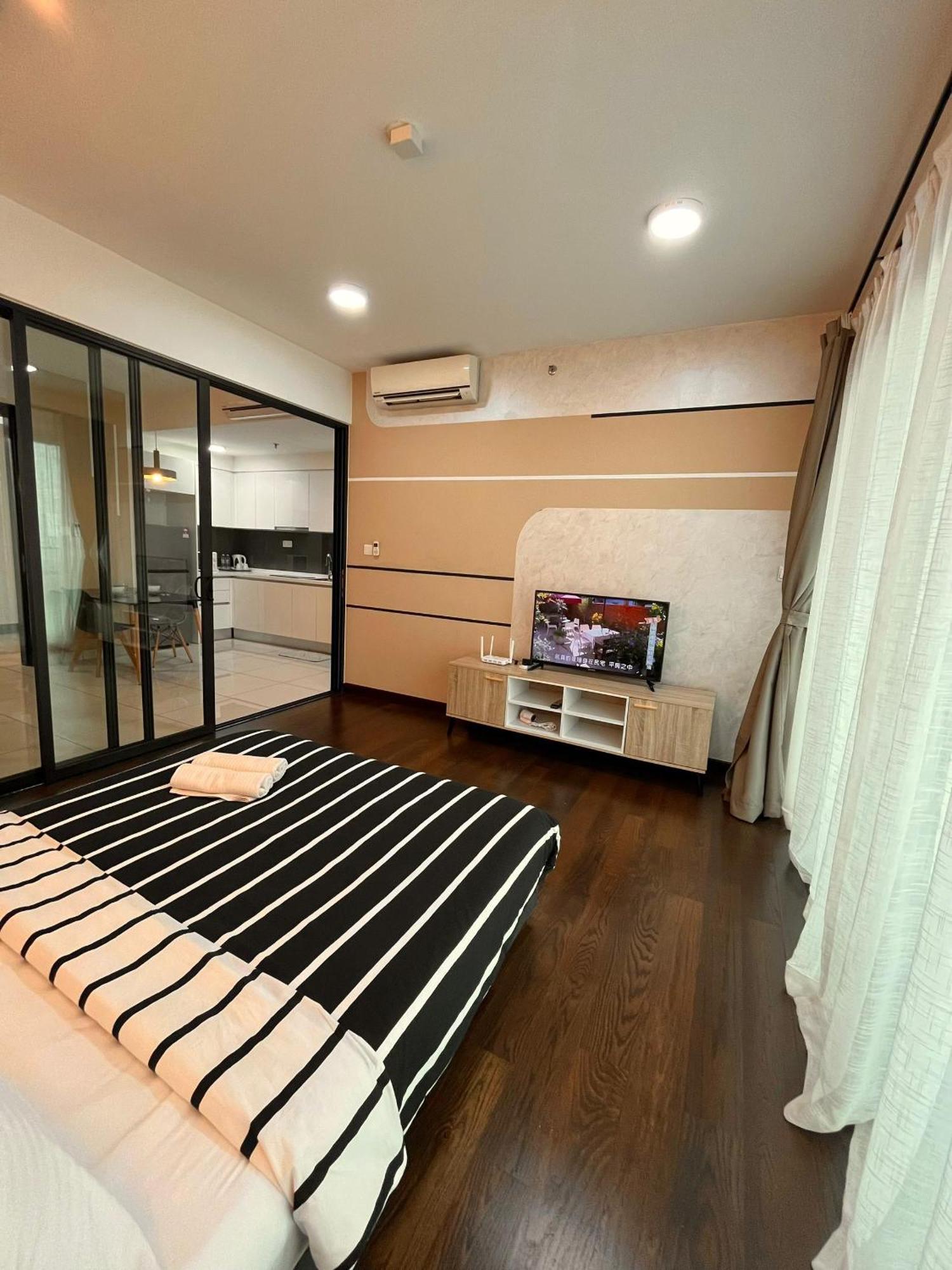 Almas Puteri Harbour Nusajaya Suite Room Exclusive Room 5 Min To Legoaland By Homespace Esterno foto